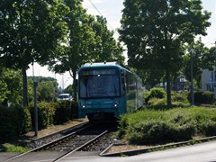 Bereits zum "groen Fahrplanwechsel 2008" fuhr die U4 dann bis Enkheim.
Seit 2015 ausschlielich mit U-5 Wagen.