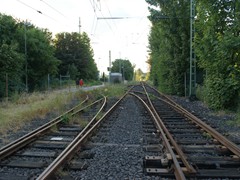Nrdlich der Station "Heerstrae" zweigt die Betriebsstrecke zur Stadtbahnzentralwerkstatt ab.