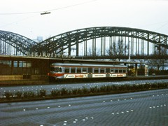 Silberpfeil am Rheinuferbahnhof in Kln