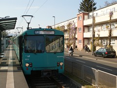Erst im Jahr 2013 kommt es zu dem ersten Einsatz echter Stadtbahnwagen vom Typ U-2 auf der Linie U6.
Fr nur eine Woche, anlsslich des Deutschebn Turnfestes 2013.
Auf den Zielbndern der U-2 Wagen war wohl noch Platz fr den Zusatz "Praunheim".