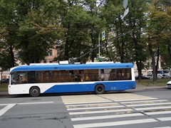 Ein Niederflur AKSM-321 von Belkommunmasch