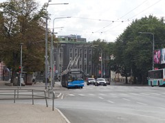 Hier in der Anfahrt auf die Station Vabaduse Väljak.