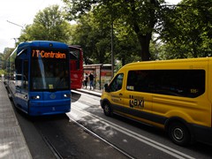 Wagen 5 fährt in die Station Vasamuseet ein
