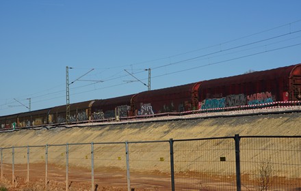 Die andere Seite des Damms wurde bearbeitet, vermutlich stabilisiert