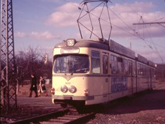 Auf N folgt O. Der erste Großraum Zweirichtungswagen,- dank Offenbach