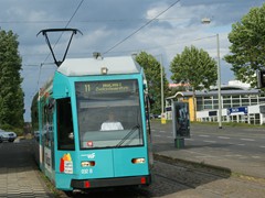 Der R-Wagen war der erste in Serie produzierte Niederflur Fahrzeugtyp er wurde für Frankfurt entwickelt und 1993 in Dienst gestellt