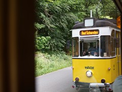 Dieser wird an der Ausweichstelle am Depot dem entgegen kommenden Zug übergeben