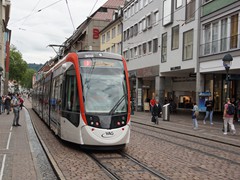 Urbos Wagen 302 in der Kaiser-Joseph Strasse 