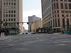 Vor der Endstation werden die Gleise in Mittellage geführt