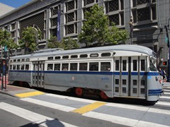 Wagen 1070 an der Station Market / Powell