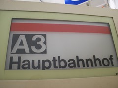 "Rot" war als Kennzeichnung für die Linien A1 und A3 die auf dem Ast Richtung NWZ / Oberursel verkehrten