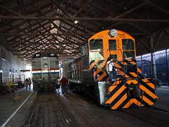 Links Rückansicht der Amtrack 281 