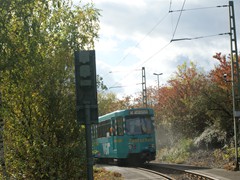 ....um auf dem Gelände der Stadtbahnzentralwerkstatt zu verschwinden.