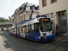 Wagen 207 ein GT6M-ZR in der Gaugasse bei der Talfahrt