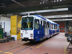 Hochflurwagen 274 in der Werkstatthalle. Ein 8xGlTwZR, sie lösten die M8S ab.