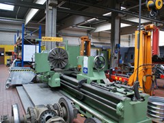 Früher war es erforderlich die Räder aus zu bauen und auf die große Drehbank zu wuchten.