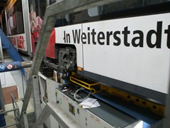 Jetzt hat die MVG eine komfortable Unterflur Drehbank die es erlaubt die Laufflächen und den Spurkranz in eingebautem Zustand zu bearbeiten
