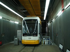 Hier die Halle mit der Unterflurdrehbank