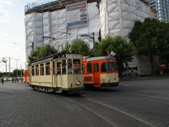 Oldie Begegnung am Hauptbahnhof