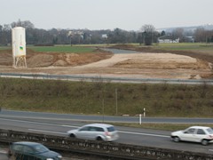 Die Trasse westlich der A661 ist zu erkennen