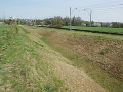 Es gilt diesen Entwässerungsgraben zu überqueren.