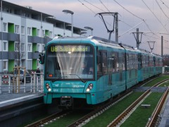 Einfahrt in die Station Riedberg