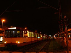 Hier schleppt Museums 304 einen U-2 Schrottkandidaten zur Stzw zum Verschrotten