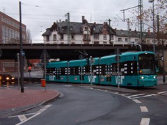 Auch dieses Foto ist am 13.12.2003 entstanden. Am Tag der Eröffnung der Linie 17