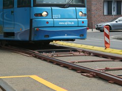 Details einer Überfahrt der Weiche mit S-Wagen 232