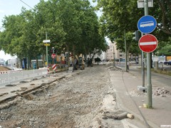 2010 wurde die Station Ostbahnhof / Sonnemannstraße barrierefrei umgebaut....