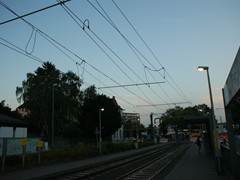 Die Oberleitung ist bereits montiert...