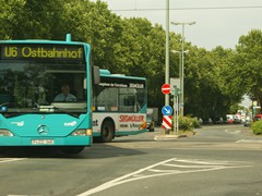 Hier wendet er an der Heerstraße.