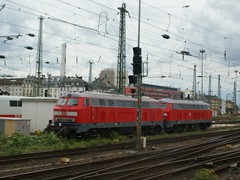 .....218 273-3 winters wie sommers darauf wartend havarierte ICE zu retten.