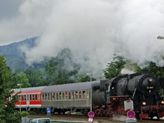 Museumsdampf im 21 Jh Anlass ist das jährliche Bahnhofsfest in Königstein (Ts) Die BR 052 der Historischen Eisenbahn Frankfurt
