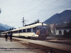 4010 in Saphirblau / Beige