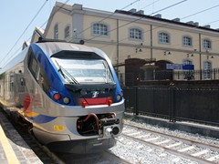 Station Pietrarsa. Im Hintergrund das Nationale Eisenbahnmuseum der FS
