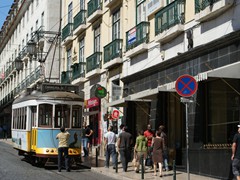 Zurück zum Largo de Comores, dort ist vor der Weiterfahrt Richtung Campo de Ourinque ein Wechsel des Stromabnehmer Pflicht