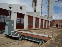 Hinter der Halle befindet sich diese kleine Schiebebühne