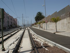 Der Rasen lässt noch auf sich warten. da die Strecke erst vor kurzem fertiggestellt wurde (2009/2010)