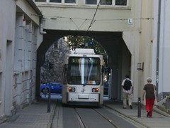 Durch das Häuschen hindurch