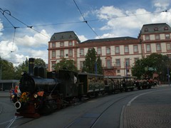 Wieder auf der Rückfahrt am Schloß