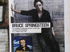 Auch er wartet auf die Bahn