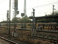 ...ober auch aug derBahnsteigseite des Hauptbahnhofes.