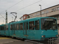 Hier erreicht ein solcher Solo Kurs die Station Heerstraße