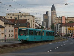 ....um am dortigen Gleiswechsel auf das Gleis Richtung Heerstraße zu wechseln.