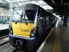 Ein Class 334 Triebzug