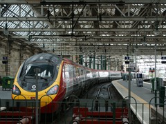 Ein Virgin West Coast Class 390 Pendolino in Glasgow 