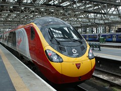 Ein Virgin West Coast Class 390 Pendolino in Glasgow 