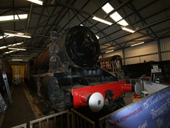 Viel Arbeit eine Dampflok aufzuarbeite.