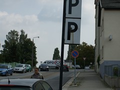 Auch dies sind keine Schilder nach der Straßenverkehrsordnung